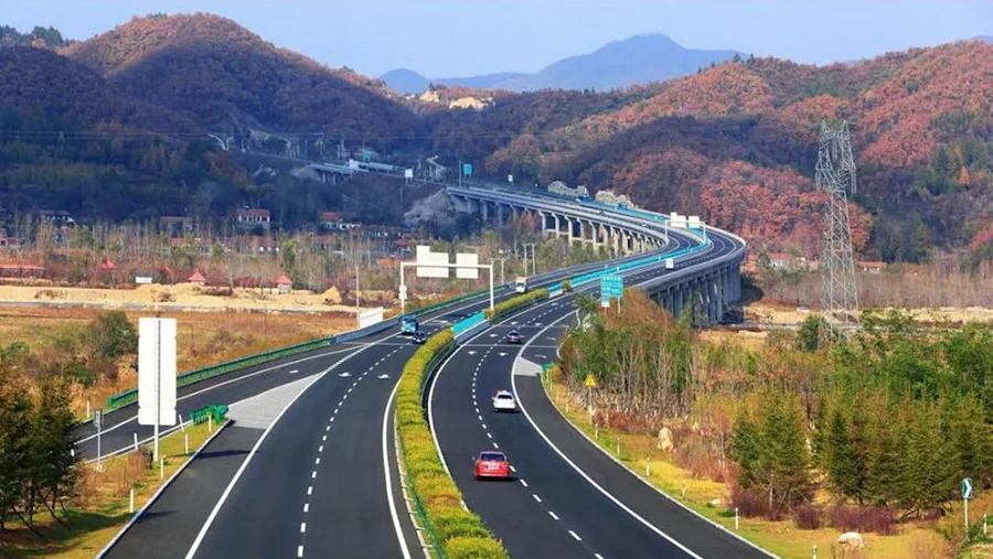 太行山高速.jpg 太行山高速.jpg