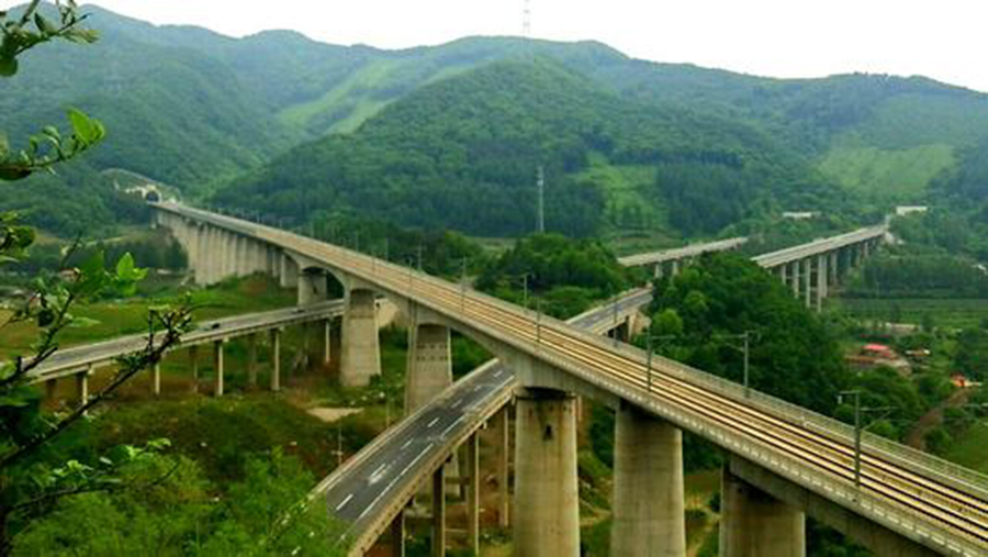 沈丹铁路.jpg