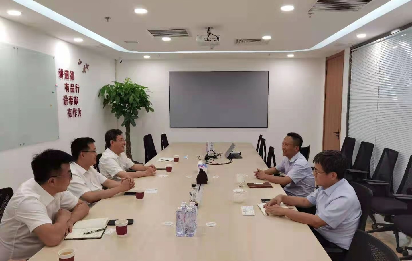 王文胜会见首创新城镇建设投资公司董事长苏健.jpg 王文胜会见首创新城镇建设投资公司董事长苏健.jpg